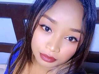 Erotinis vaizdo pokalbis Noumimi