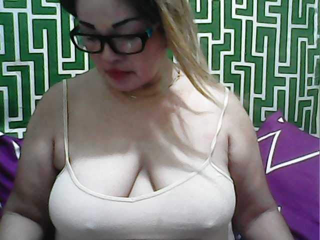 Nuotraukos Applepie69 hello welcome to my room please help me token boobs 20 plus pussy 30 ass 40 nakec 50 show play pussy 100