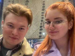 Erotinis vaizdo pokalbis NudeFox