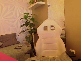 Erotinis vaizdo pokalbis nyanyadolls