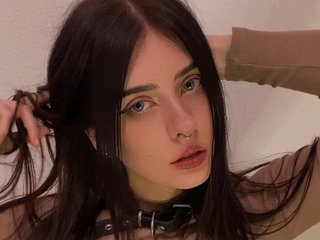 Erotinis vaizdo pokalbis mali_doll