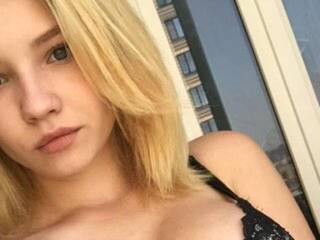 Erotinis vaizdo pokalbis Okada20