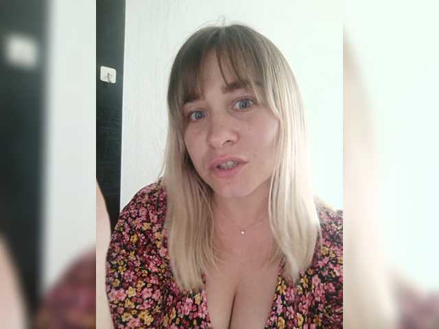 Nuotraukos Blondines69 Hey guys!:) Goal- #Dance #hot #pvt #c2c #fetish #feet #roleplay Tip to add at friendlist and for requests!