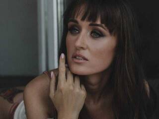 Erotinis vaizdo pokalbis OliviaEmy