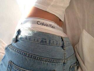 Erotinis vaizdo pokalbis Olli2000