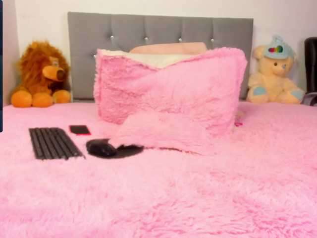 Nuotraukos Pamela-sweet hello baby welcome to my living room lets play guys