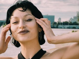 Erotinis vaizdo pokalbis Petit-Fairy