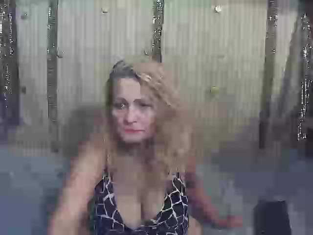 Nuotraukos PaulaPalooza I am new - cum to my room and watch my show!