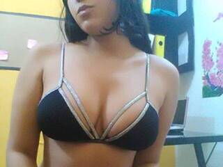 Erotinis vaizdo pokalbis PaulinaRedds