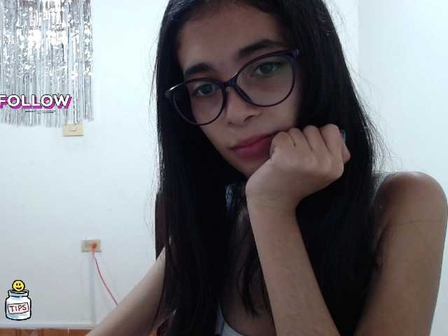 Nuotraukos petit-linda18 Hi!!! I'M NEW! CUM PLAY WITH ME! #18 #young #smalltits #skinny #braces