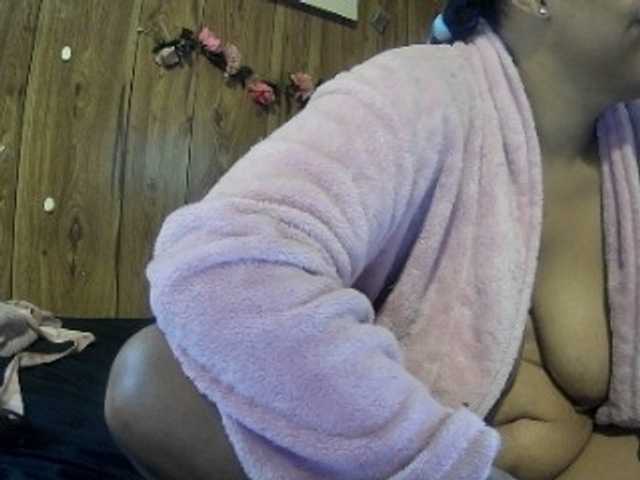 Nuotraukos pinkrackz #american #usa #ebony #ass #titts #spit #twerk #pvt #cam