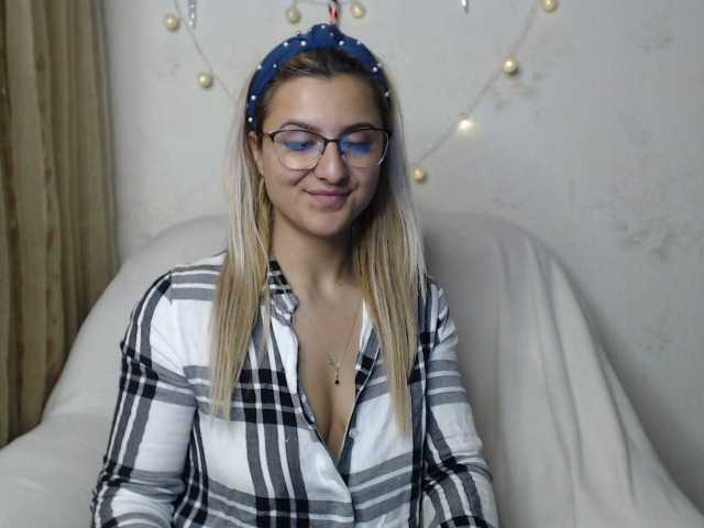 Nuotraukos PlayfulNicole Lets meet better and lets have some fun :) Lush is on :) Offer me pleasure with your *****s ;) follow me