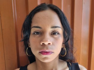 Erotinis vaizdo pokalbis Pocajontas25