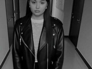 Erotinis vaizdo pokalbis Polihey