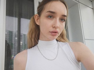 Erotinis vaizdo pokalbis Polikinesis