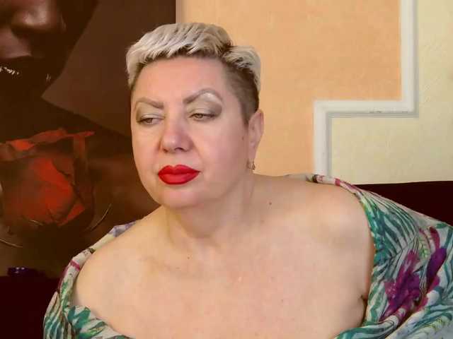 Nuotraukos PoshLadyx Gorgeous naked body 50 blow job 30 play with legs 30 caress the breast 30 caress the pussy 30 caress the ass 30 orgasm 100 anal 100 watch the camera and tease you 50!