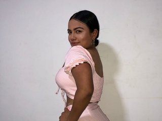 Erotinis vaizdo pokalbis PrettyDesiree