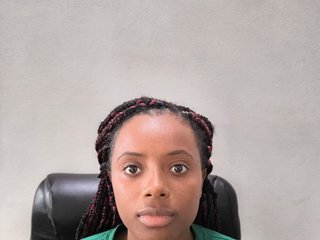 Erotinis vaizdo pokalbis Puleng-Khumalo