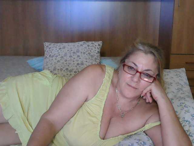 Nuotraukos Mary_sweet MATURE WOMAN(60 years-)#MILF#BIG TITS NATURAL#HAIRY PUSSY#SMOKER#Guys press on the heart from the right angle if you like me#C2C IN PRV,GROUP OR IN CHAT FOR 199TKS(5MIN)#PM20TKS