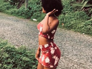 Erotinis vaizdo pokalbis Queenestel