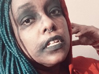 Erotinis vaizdo pokalbis Queenie-Bee