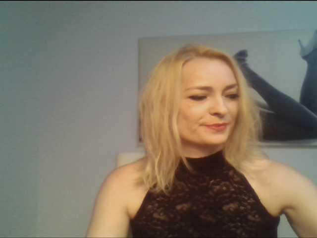 Transliacijos ekrano nuotraukos QueenofBerlin