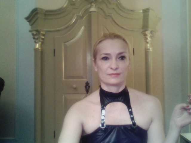 Transliacijos ekrano nuotraukos QueenofBerlin