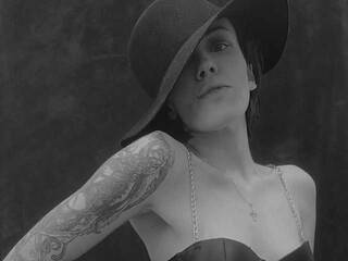 Erotinis vaizdo pokalbis QueenOfFetish