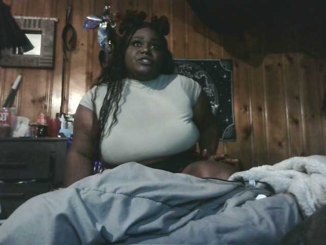 Nuotraukos QueenRaynexxx Hello Its A Place Fit 4 A Queen! Thick Chocolate GIRL RIGGHT HERE!!!