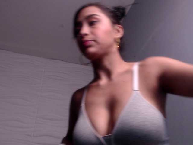 Nuotraukos RachelAdamsX Goal: Oil show ♥ Feeling bored? Join me and have the best time together ♥ // Lovense ON