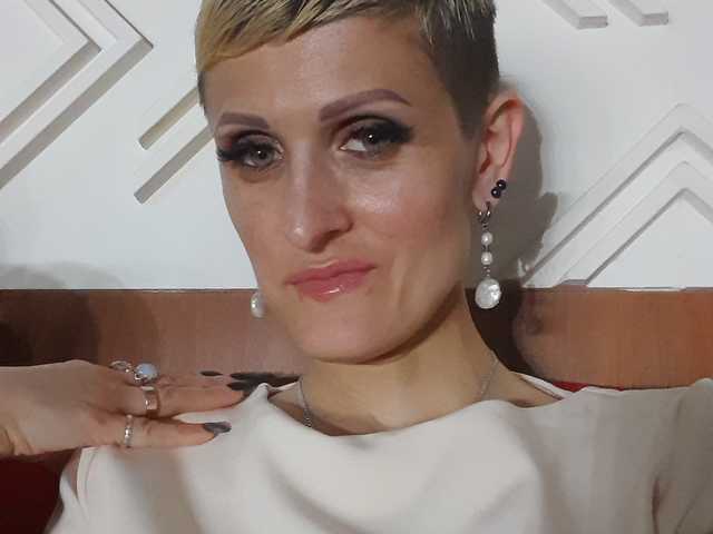 Profilio nuotrauka N-I-M-F-O-M-A-N-K-A