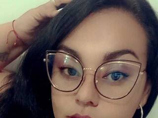 Erotinis vaizdo pokalbis RandaCurvy