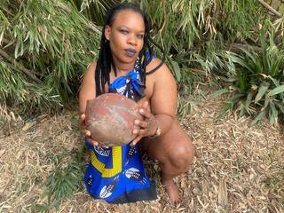 Erotinis vaizdo pokalbis RatchetBooty