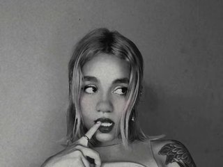 Erotinis vaizdo pokalbis Raycatt1