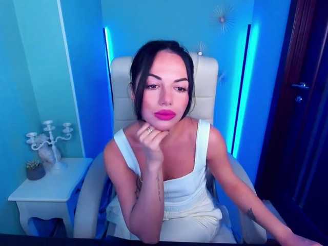 Nuotraukos Addicted_to_u Glad to see everyone! Show only in private! Get up 50 ..s2s 200 ... Order pizza for me -1234 tokens .. Give a bouquet of flowers 1500..Food for my bald cat 707) Blown up in private - 500 tokens) blowjob in private 666 ) toys in private -987 tokens