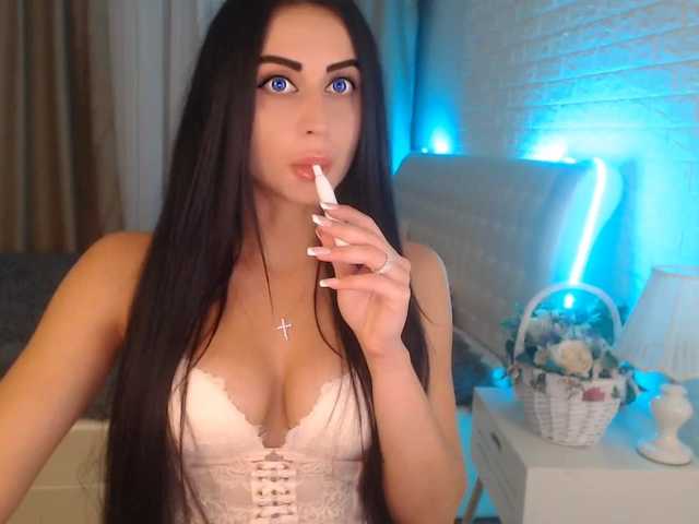 Nuotraukos RebekaMay Hello guys! Make me wet with luch and i cum for u* Lets play**