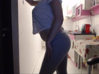 Nuotraukos Red_rose693 5 tok/ PM @Flash Boobs (40)/ Pussy (60)/ Ass (70)/naked(100) Im on period today guys!