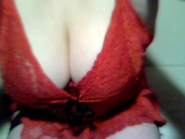 Nuotraukos redcherry I love to caress my pussy and cum in ecstasy, your gifts cheer up and make my pussy get wet Make love. I have a sound, turn it on