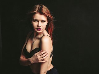 Erotinis vaizdo pokalbis RedDoll