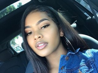 Erotinis vaizdo pokalbis reinelia21