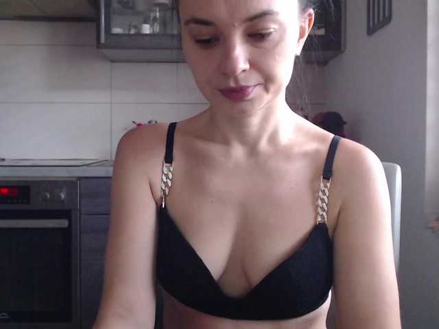 Transliacijos ekrano nuotraukos Tifffannny