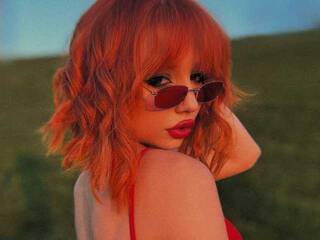 Erotinis vaizdo pokalbis RizhayaBestia