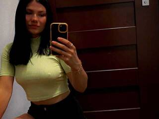 Erotinis vaizdo pokalbis RoseHotty