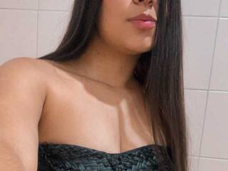 Erotinis vaizdo pokalbis rousebennett