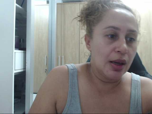 Transliacijos ekrano nuotraukos RoxanaMilf