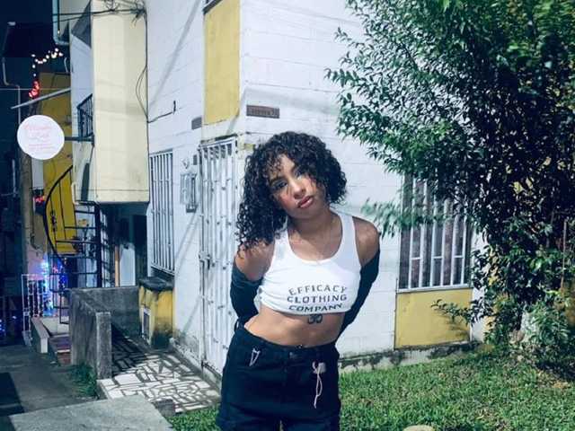 Profilio nuotrauka roxane-summer