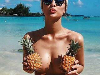 Erotinis vaizdo pokalbis Royal_candy