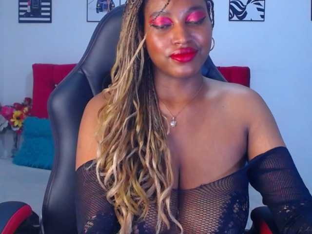 Nuotraukos RubyFetish Make me feel special,time to have fun ,make hot and squirt #ebony #bigboobs #squirt #latina #femdom #feet