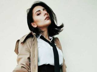 Erotinis vaizdo pokalbis Sade-Moon