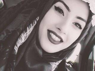 Erotinis vaizdo pokalbis SahaDaian